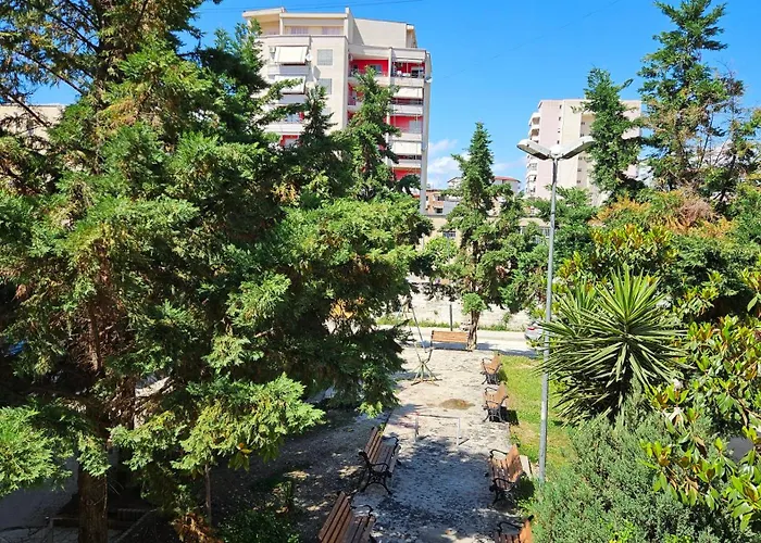 Spacious & Relaxing Home With Free Parking