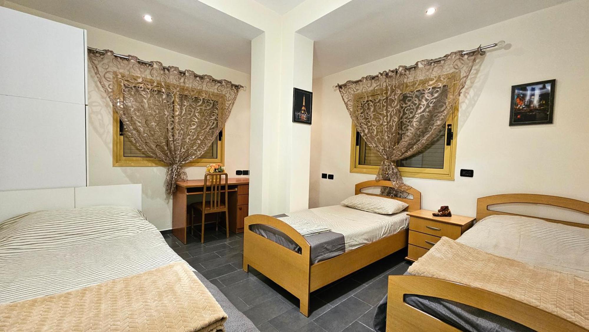 Spacious & Relaxing With Free Parking Apartment Vlorë